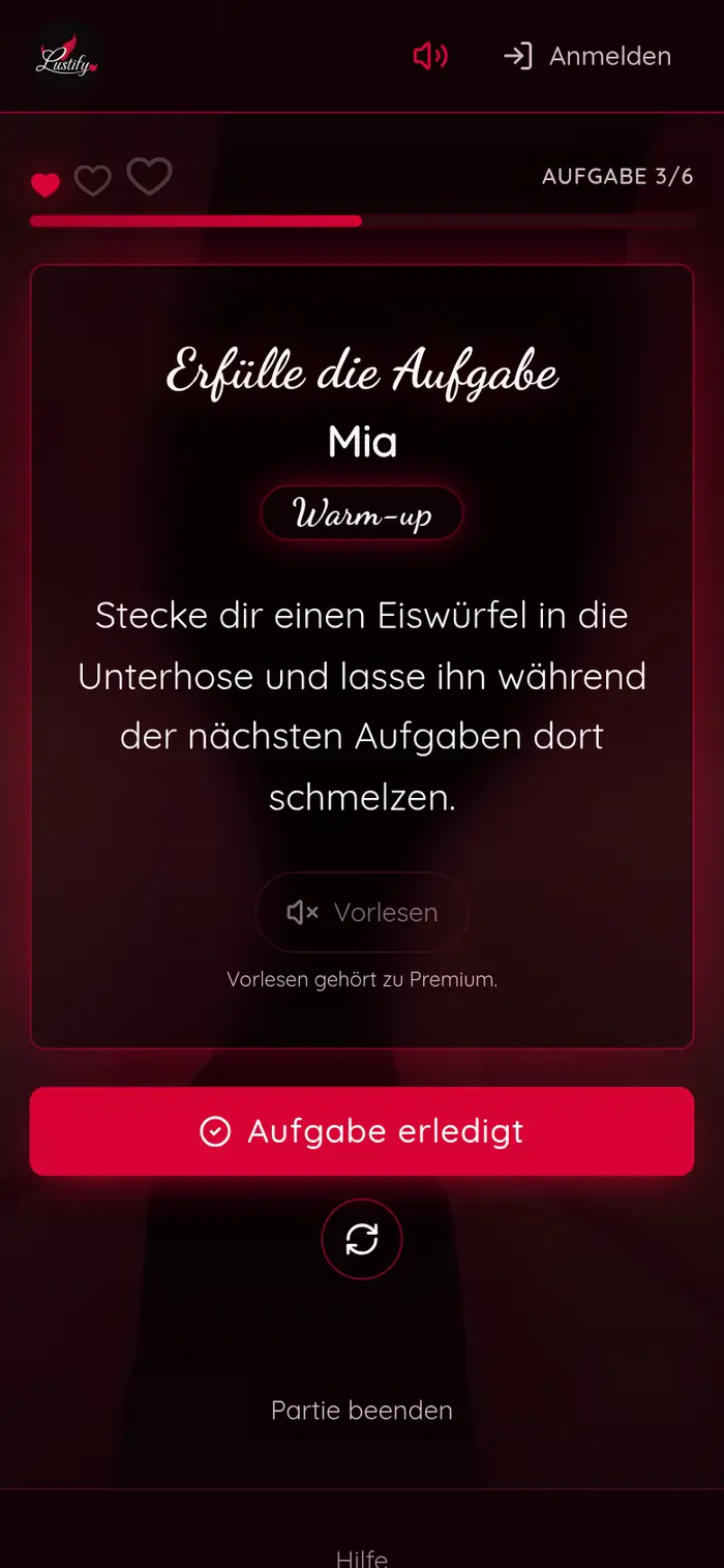 Bildschirm der App im Level Warm-up: eine Aufgabe auf der Spielkarte, darüber ein gefülltes von drei Herzen